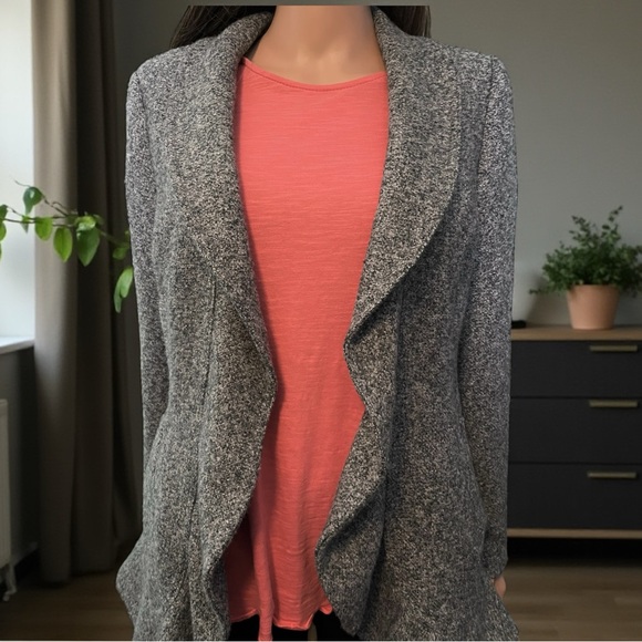 Coldwater Creek Bouclé Ruffle Hem Jacket – Size S (6-8) - Picture 8 of 10